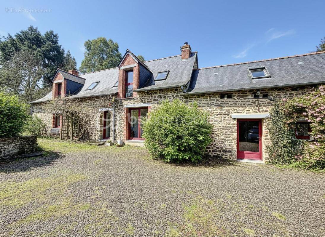 Maison à PIRE-SUR-SEICHE