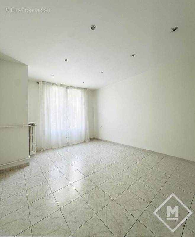 Appartement à MARSEILLE-7E