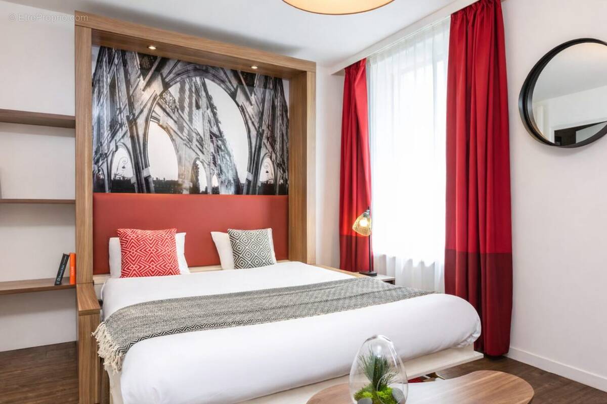 Appartement à COURBEVOIE