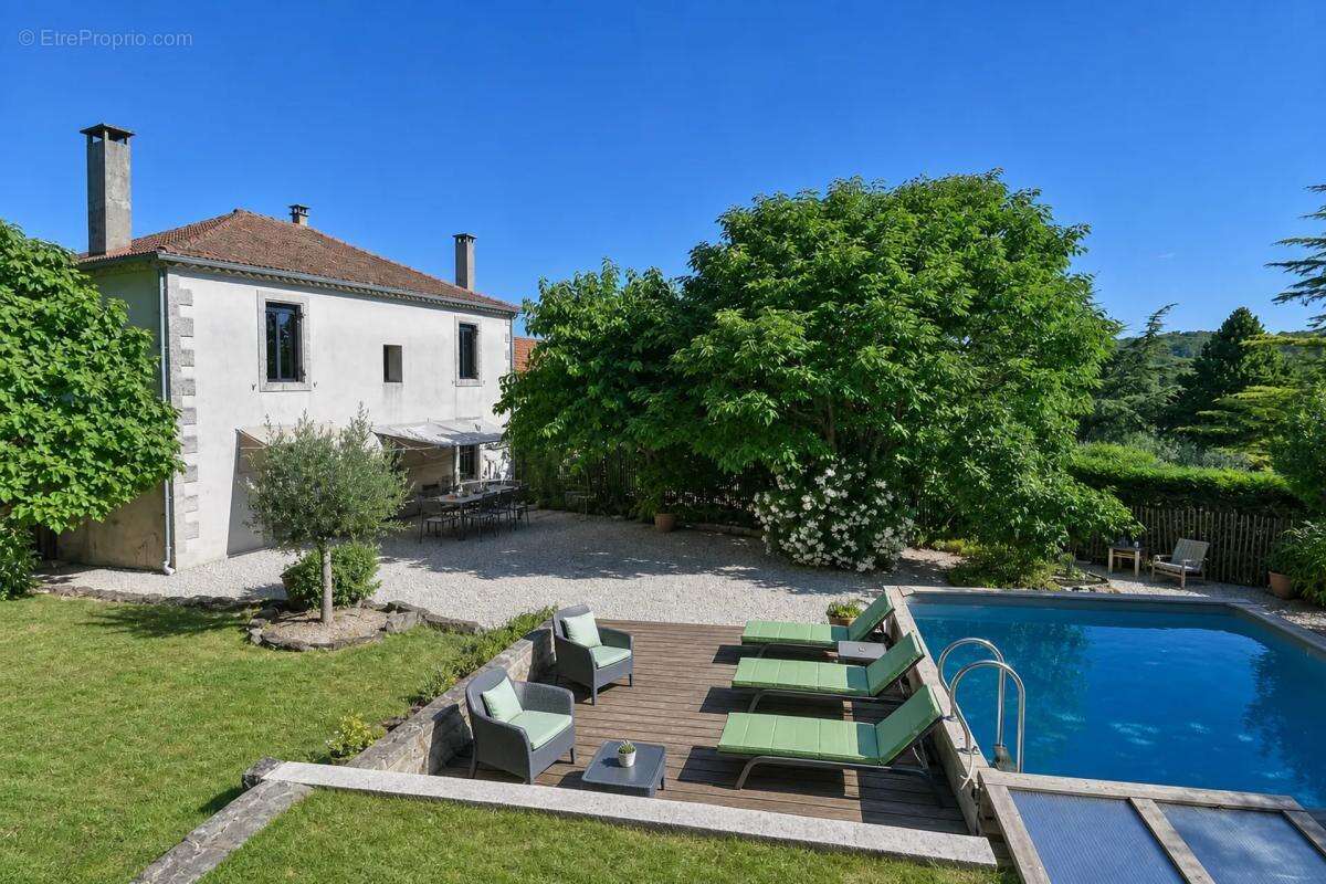Maison à MOUSSAC