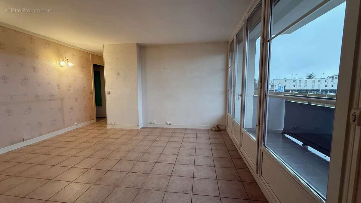 Appartement à SAINTE-GENEVIEVE-DES-BOIS