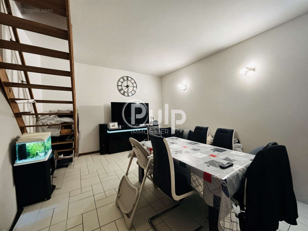 Appartement à ETAING