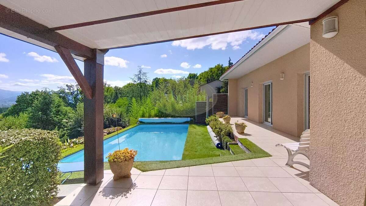 Maison à VILLENEUVE-DE-RIVIERE