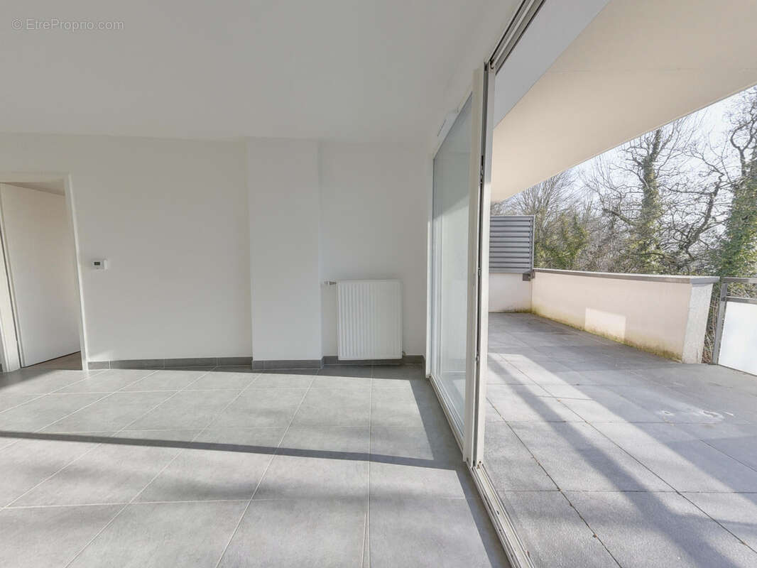 Appartement à MEYLAN