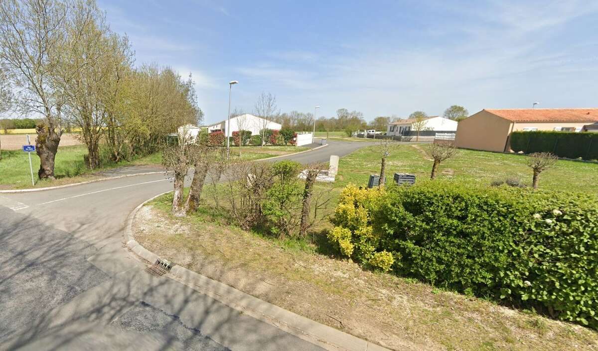 Terrain à SAINT-GEORGES-DU-BOIS