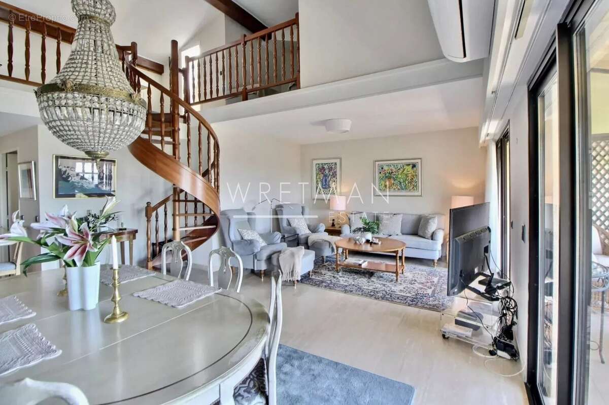 Appartement à MOUGINS