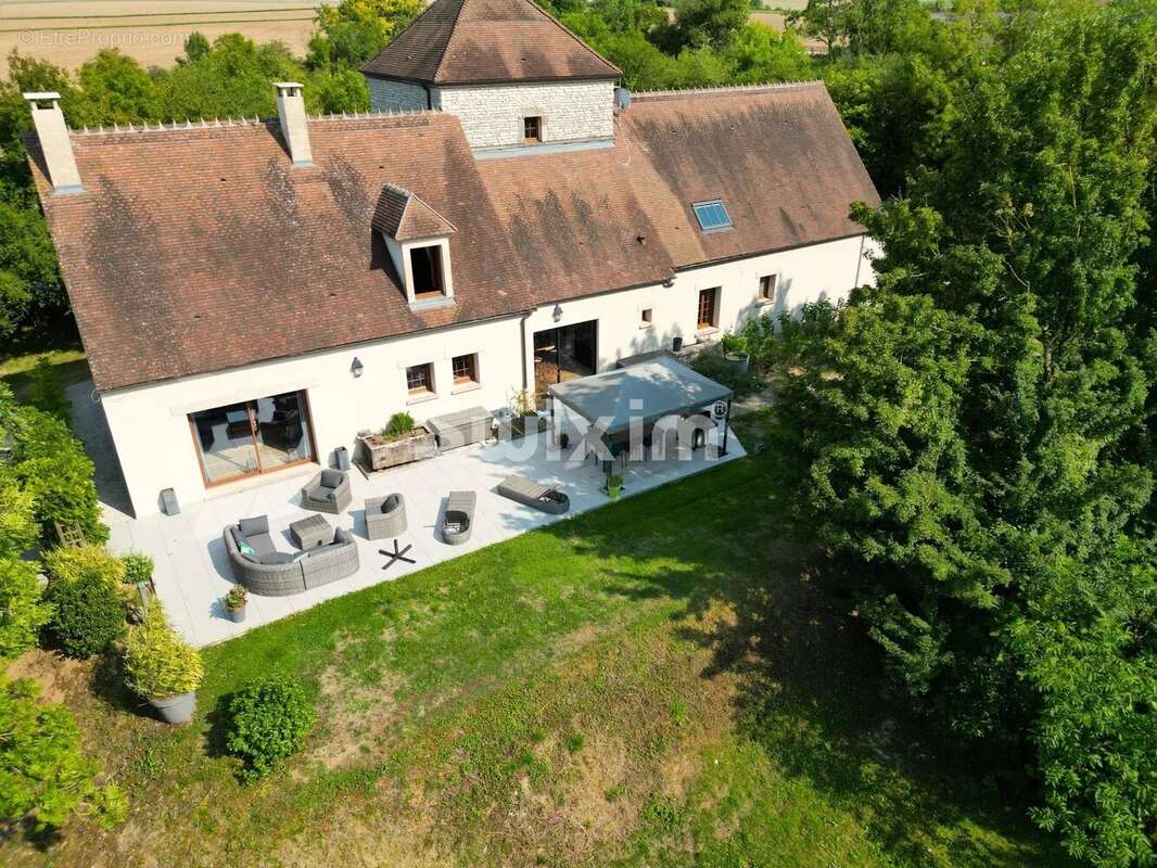 Maison à AVALLON