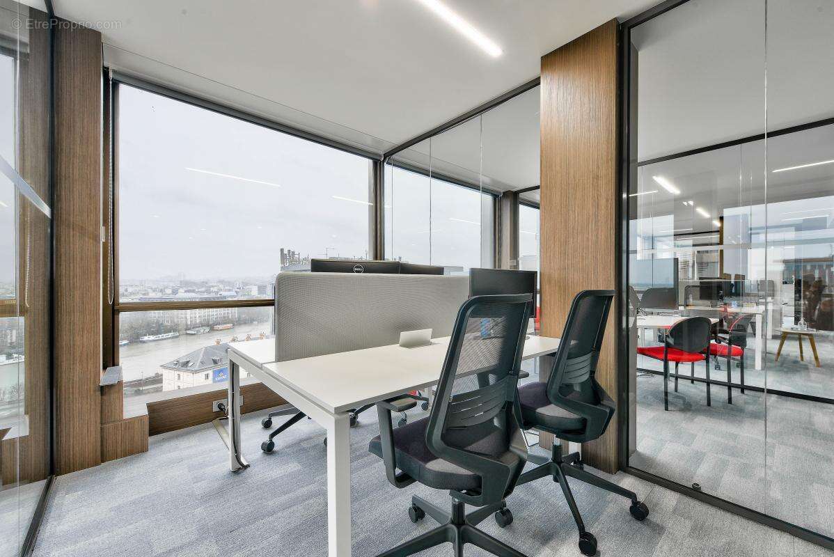 Commerce à SAINT-CLOUD