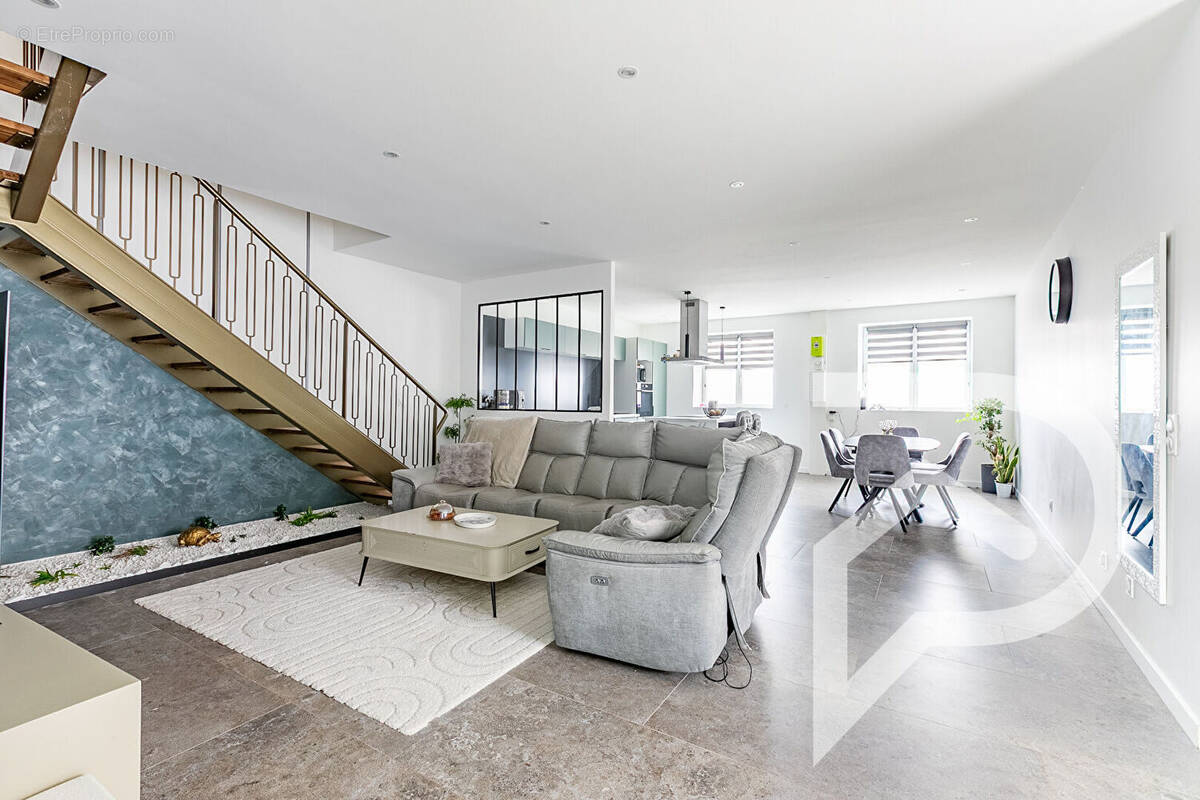 Maison à PONT-SAINTE-MAXENCE