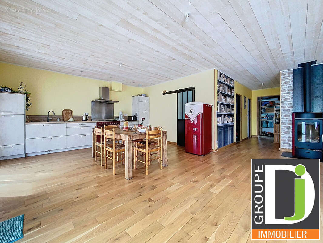 Maison à ETOILE-SUR-RHONE