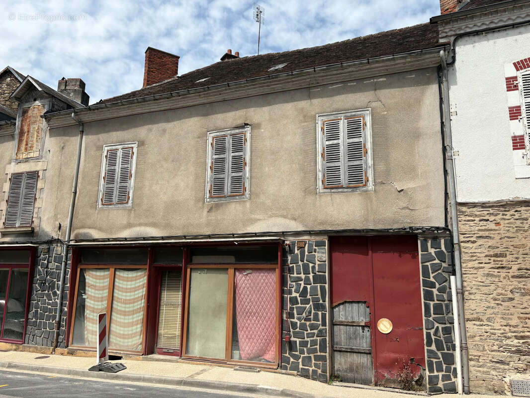 Appartement à SAINT-YRIEIX-LA-PERCHE