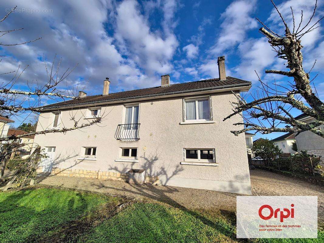 Maison à TERRASSON-LAVILLEDIEU