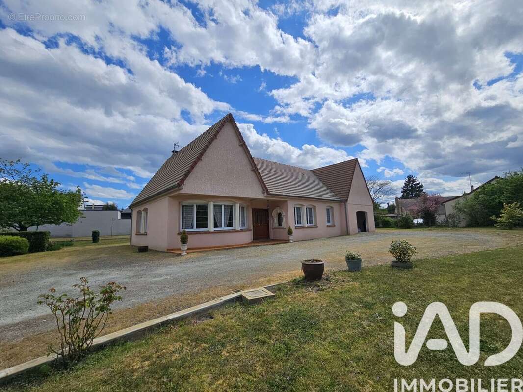 Photo 2 - Maison à PARIGNE-L'EVEQUE