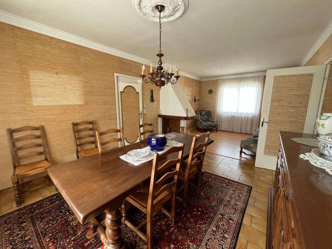 Maison à AMBARES-ET-LAGRAVE