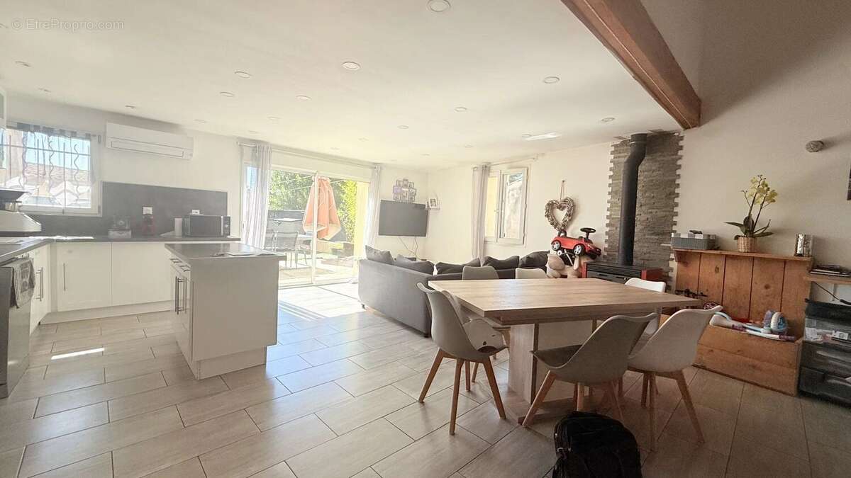 Maison à POURRIERES