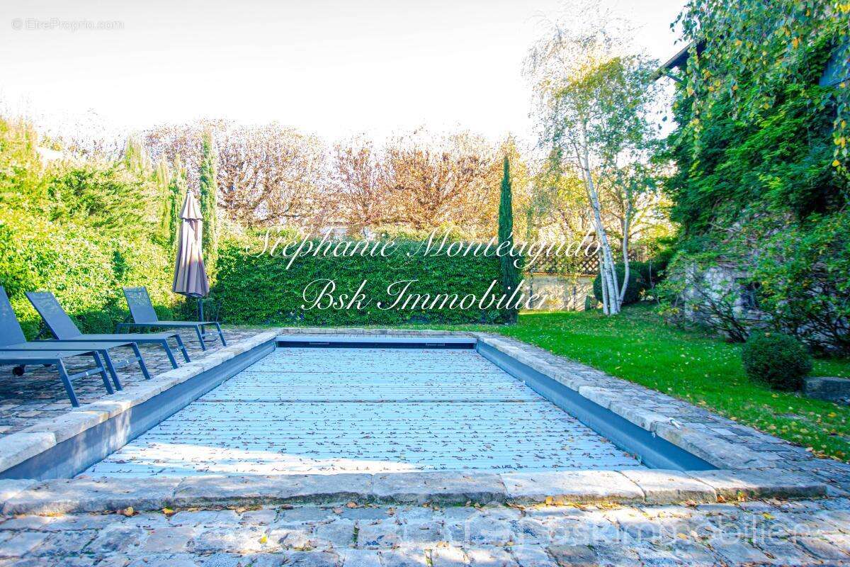 Demeure de charme début 1900 avec grand jardin, piscine, et sous-sol ! - photo 6
