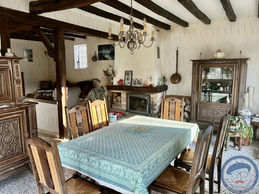 Maison à LA VILLE-AUX-DAMES