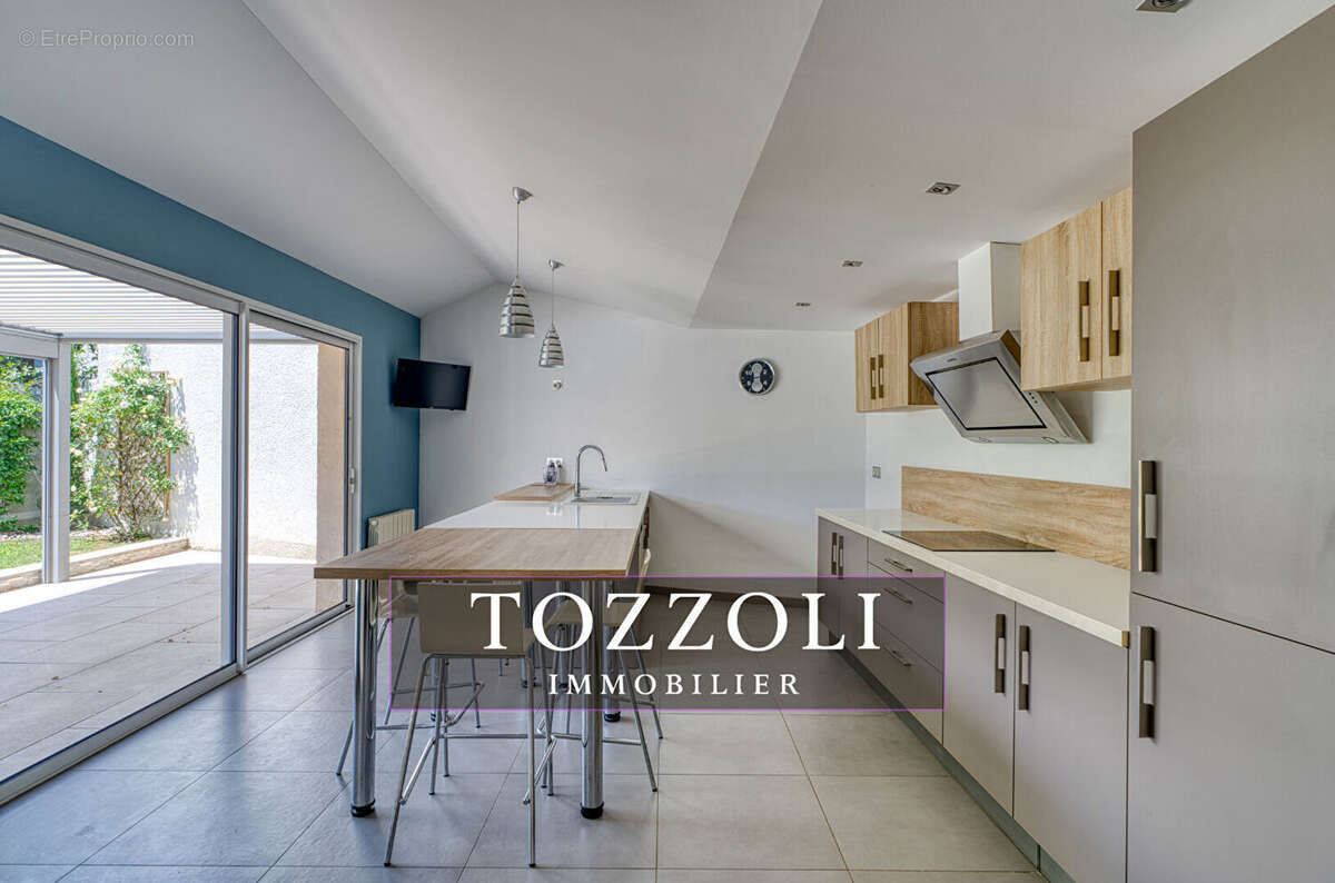 Maison spacieuse 7 pièces 215 m2 à Saint Georges d'Espéranche - photo 10