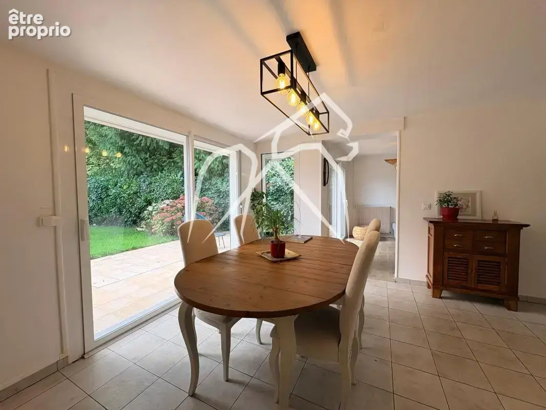 Maison familiale  130 m²  3 chambres  Bois-Guillaume - photo 2