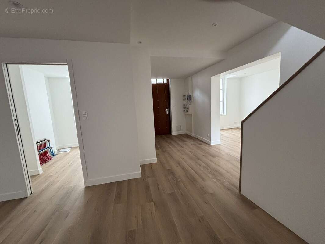 Maison 223 m² à Angers  - photo 5