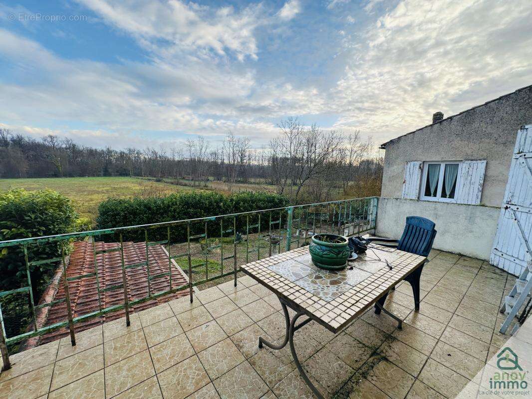 Maison à CHATEAUNEUF-SUR-CHARENTE