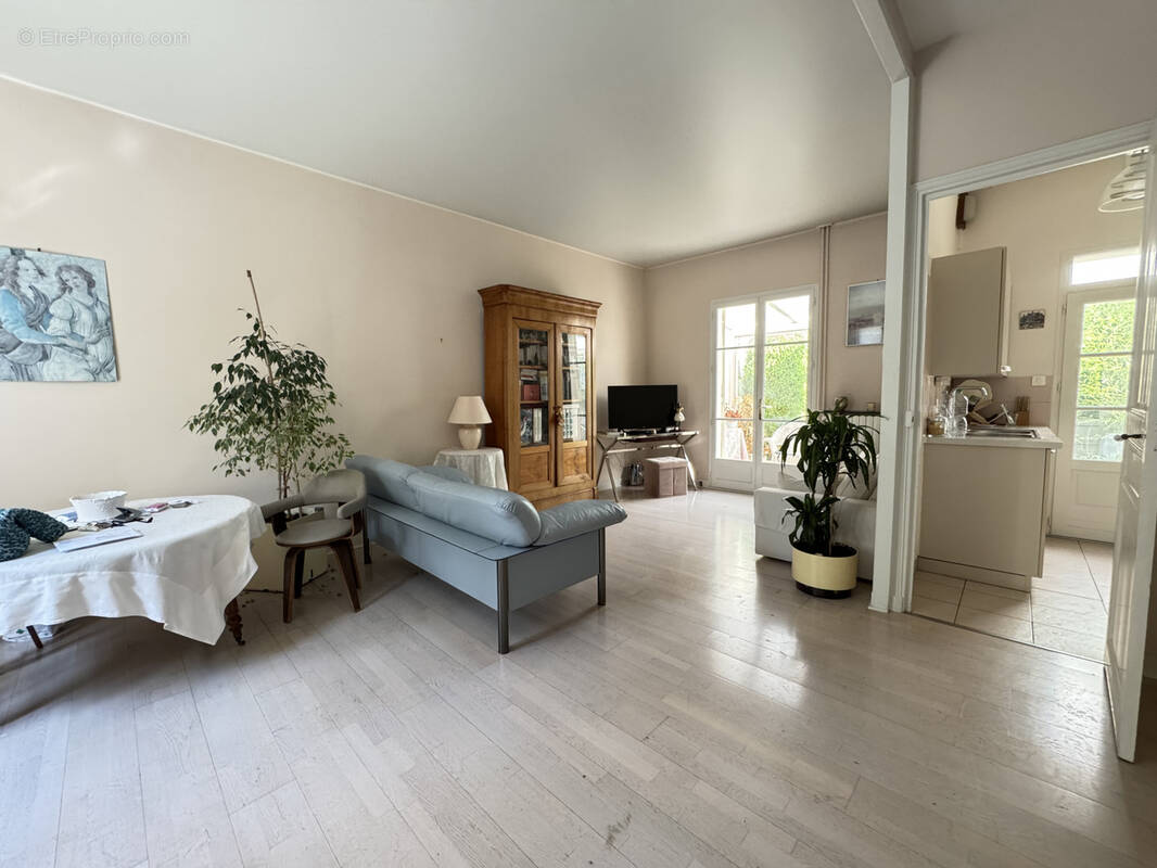 Maison à SAINT-MAUR-DES-FOSSES