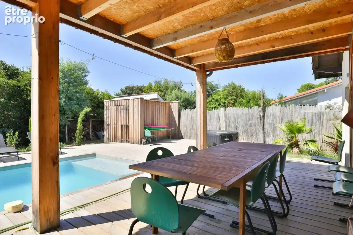 Maison de 7 pièces de 140 m² à Arès - photo 17