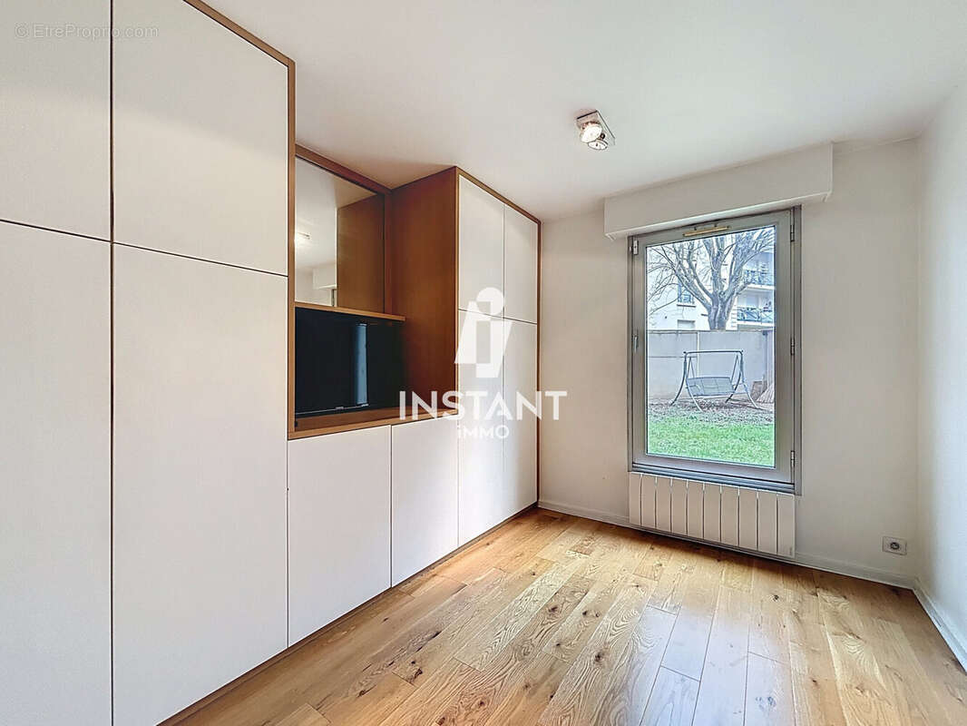 Appartement à CHARENTON-LE-PONT