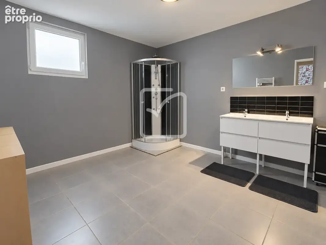 Maison de plain-pied   4 chambres   terrain de 12 679 m2   garage et dépendances - photo 12
