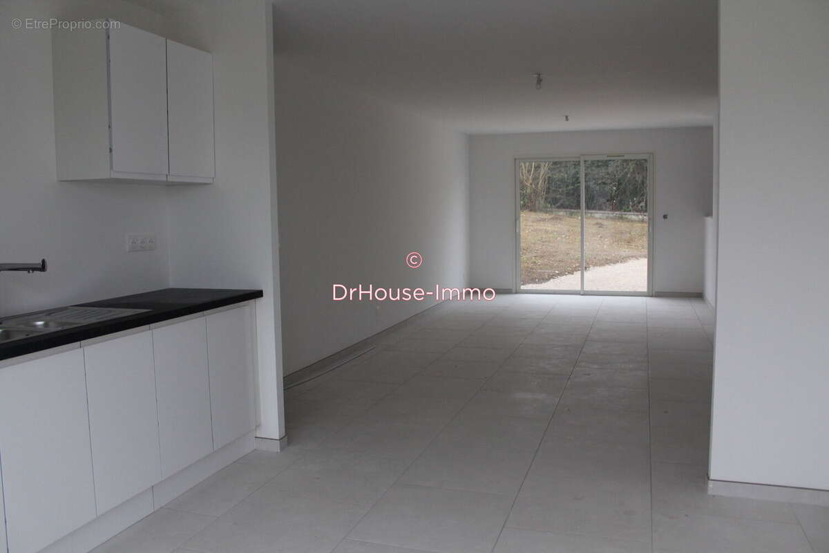 Maison à CHAMPNIERS