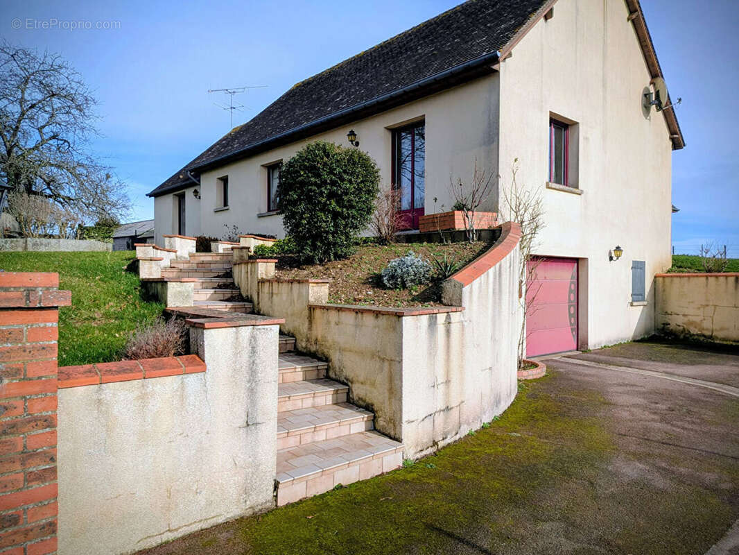 Maison à SAINT-DENIS-SUR-SARTHON