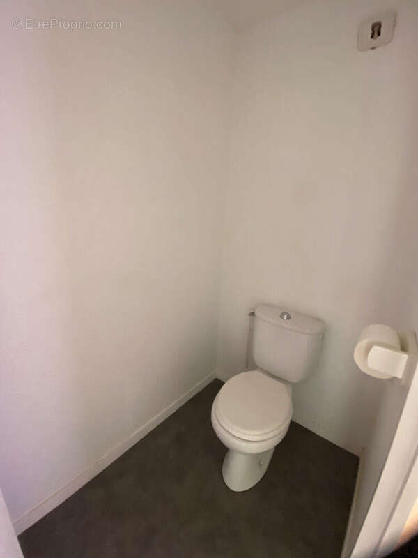 Appartement T3/T4 près de 78m² , Double séjour, balcon plein sud, 2 parkings et 2 caves - photo 17