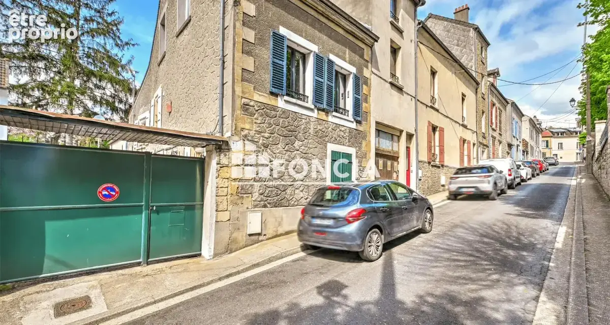 Immeuble de rapport situé en centre ville de Pontoise - photo 2