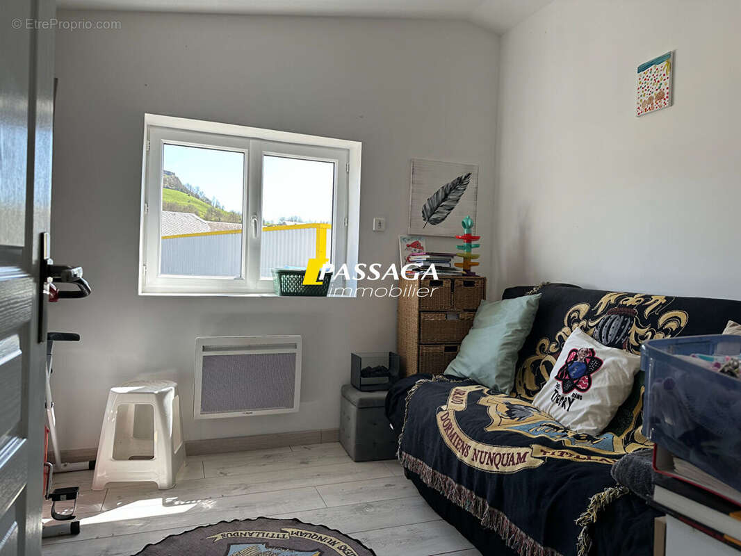 A VENDRE - Local commercial 270 m² et appartement de type 3 - SEVERAC D'AVEYRON - photo 6