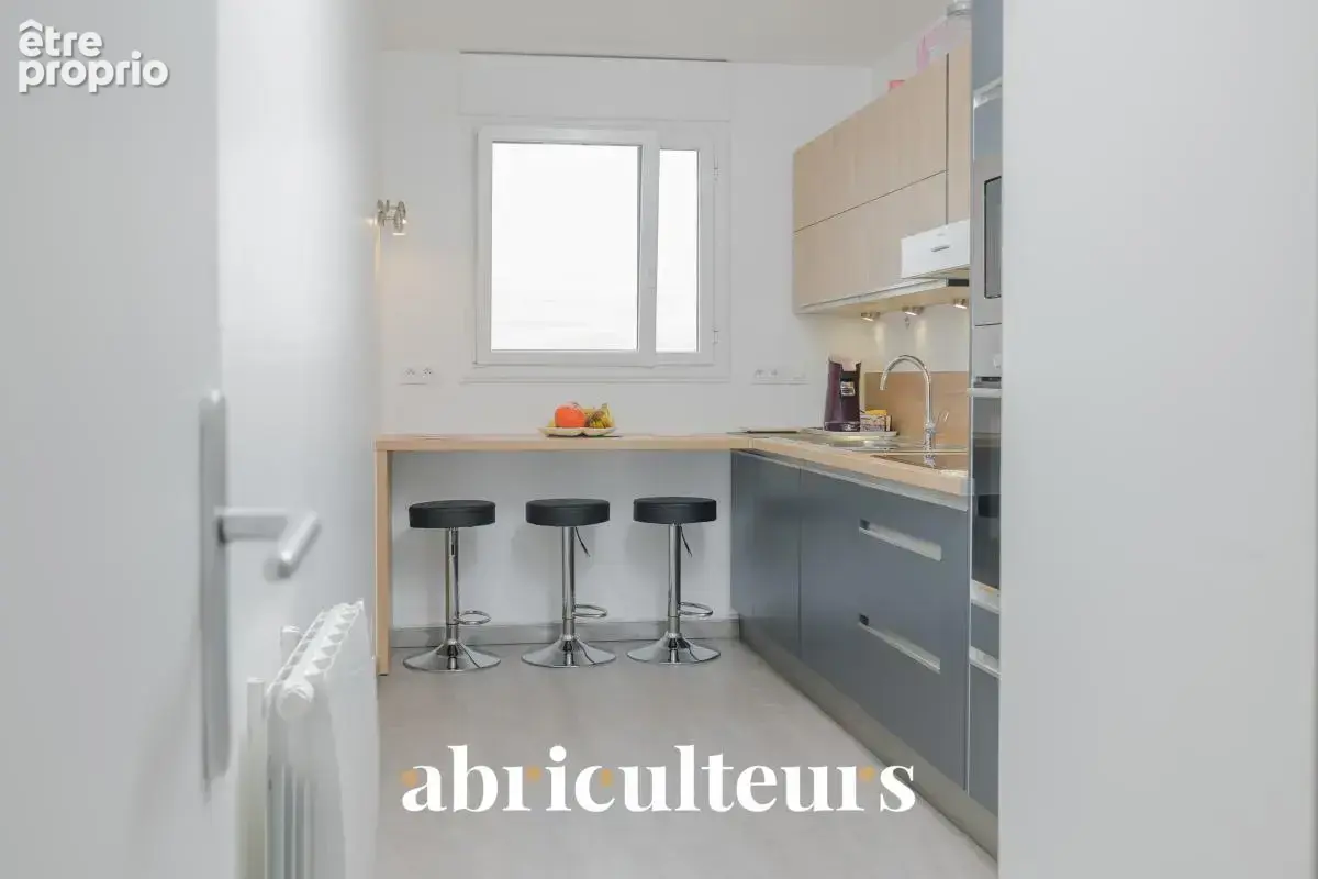 Dernier étage avec vue exceptionnelle sur La Défense – Superbe T4 familial à Courbevoie - photo 6