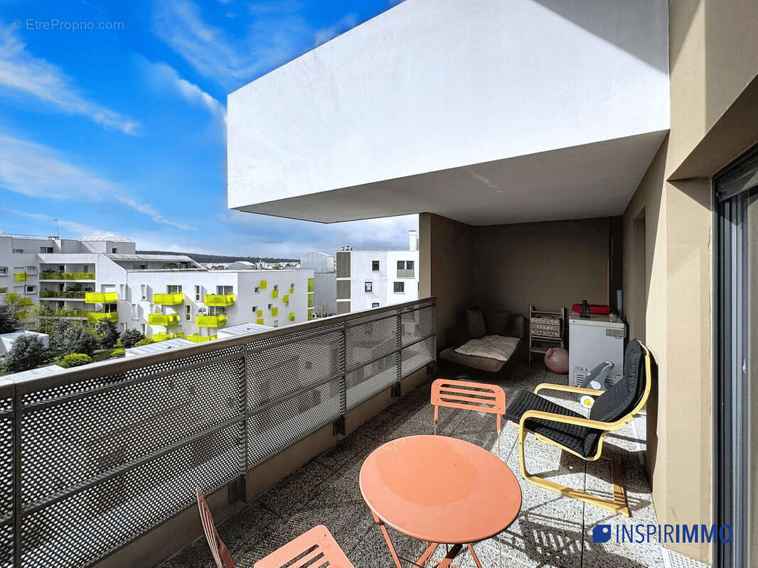 Loggia 14 m2 - Appartement à CARRIERES-SOUS-POISSY