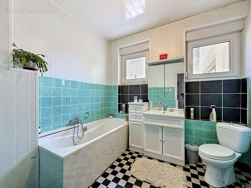 Maison à vendre 8 pièces VARSBERG (57), 2 garages , dépendance et jardin - photo 11