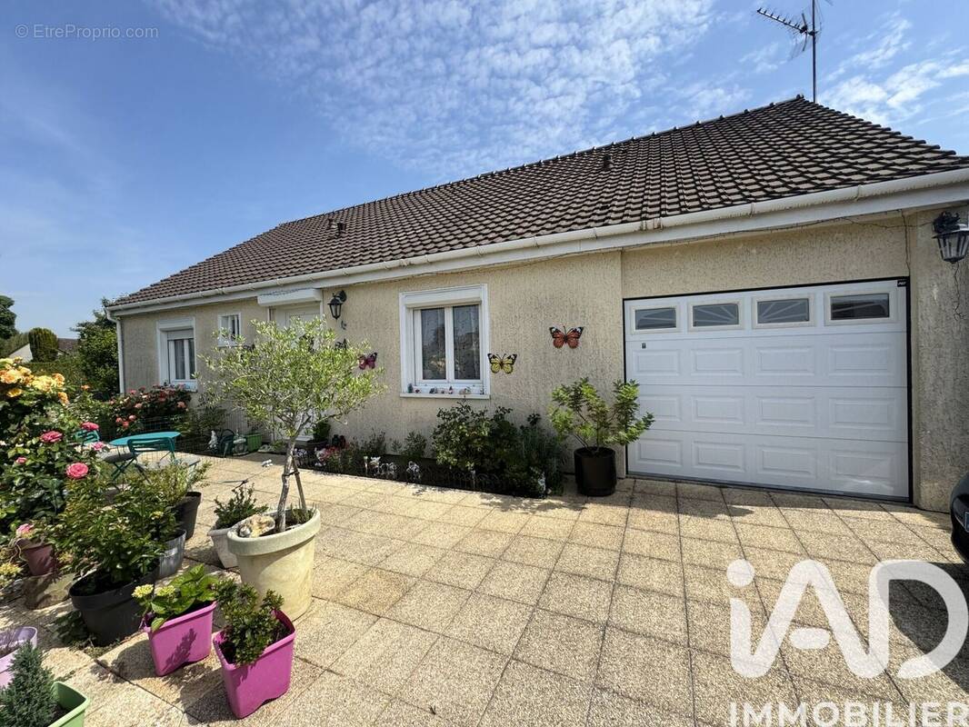 Photo 1 - Maison à ETREPAGNY