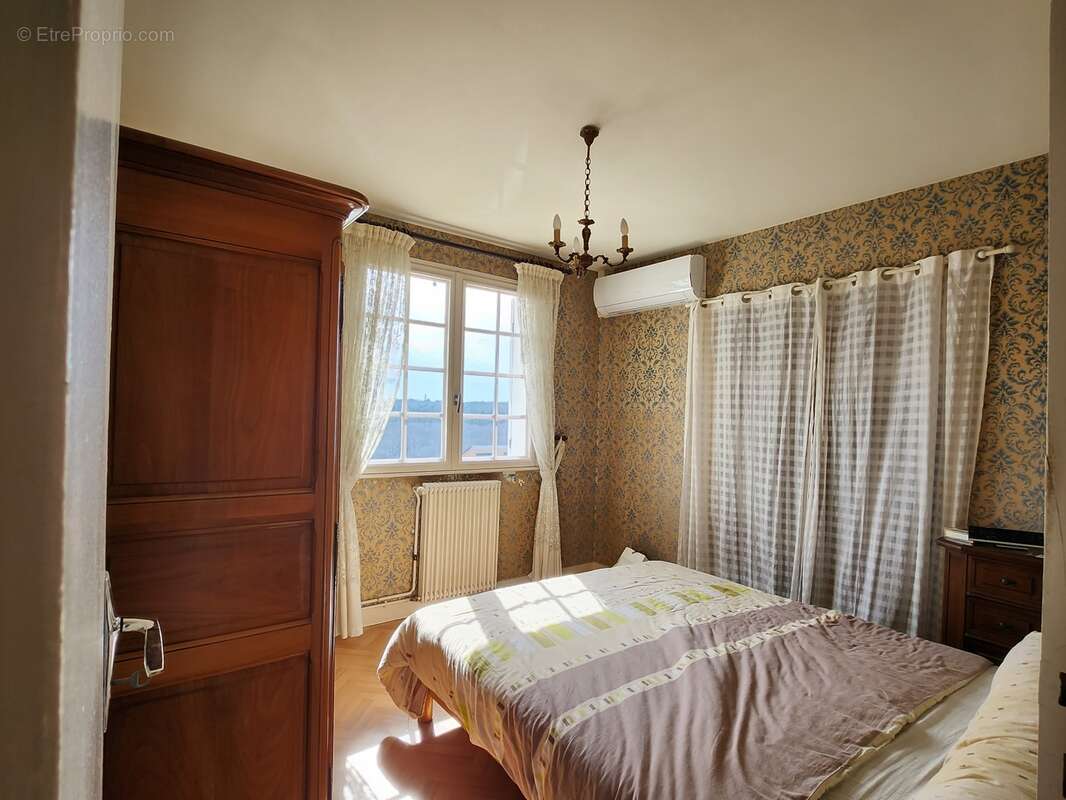 Maison à LE PALAIS-SUR-VIENNE