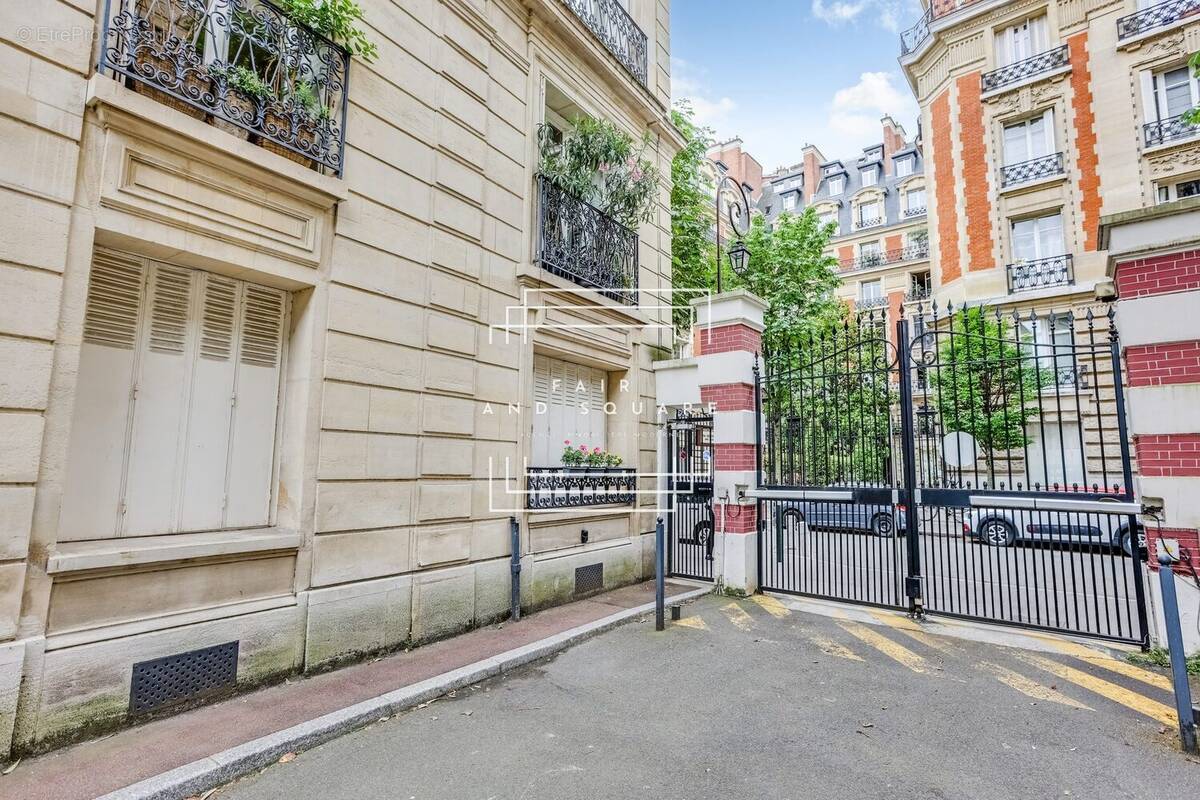 Appartement à NEUILLY-SUR-SEINE