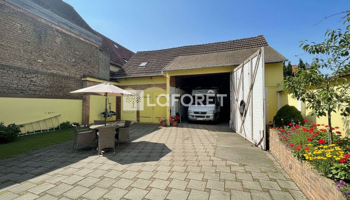 Superbe 3/4 pièces de 135 m² type loft avec jardin de 408 m² et grange aménageable Proche centre Schiltigheim - photo 4