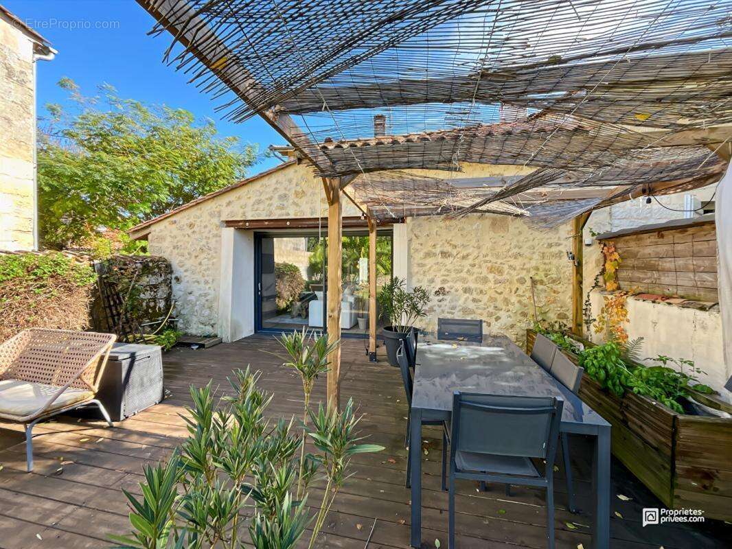 Maison à SAINT-SULPICE-ET-CAMEYRAC