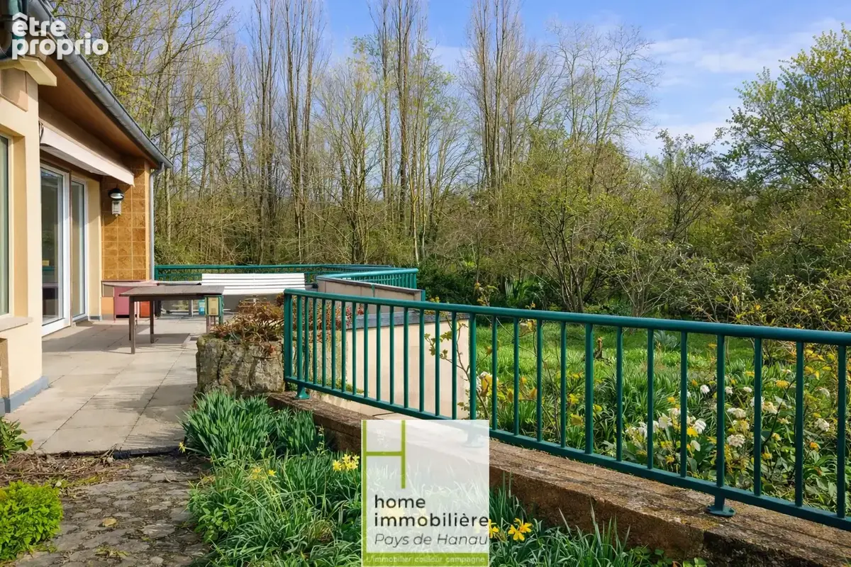 Grande propriété bi-famille avec terrain constructible et dépendances - photo 17