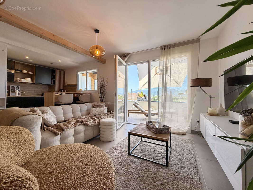Appartement à CRANVES-SALES