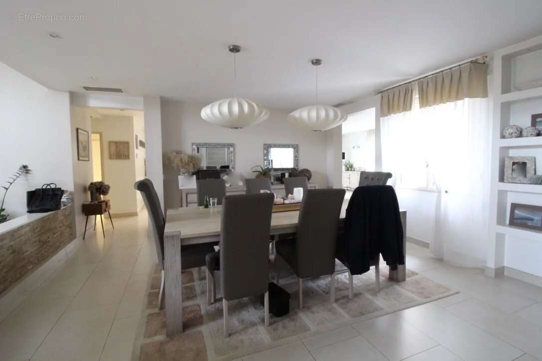 Maison à OZOIR-LA-FERRIERE