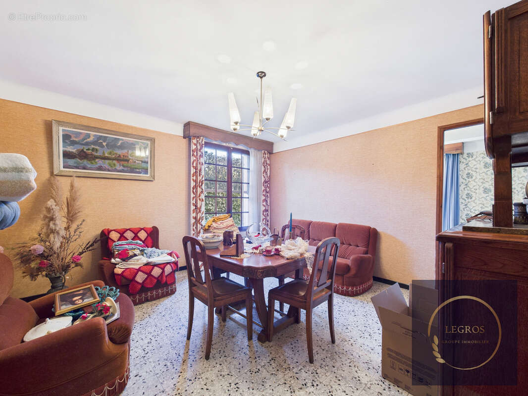 Maison à SAINT-ETIENNE-DU-GRES