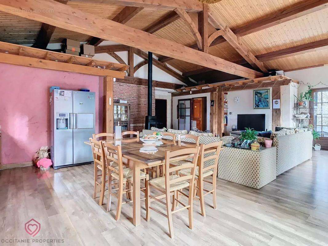 Maison à LA POMAREDE