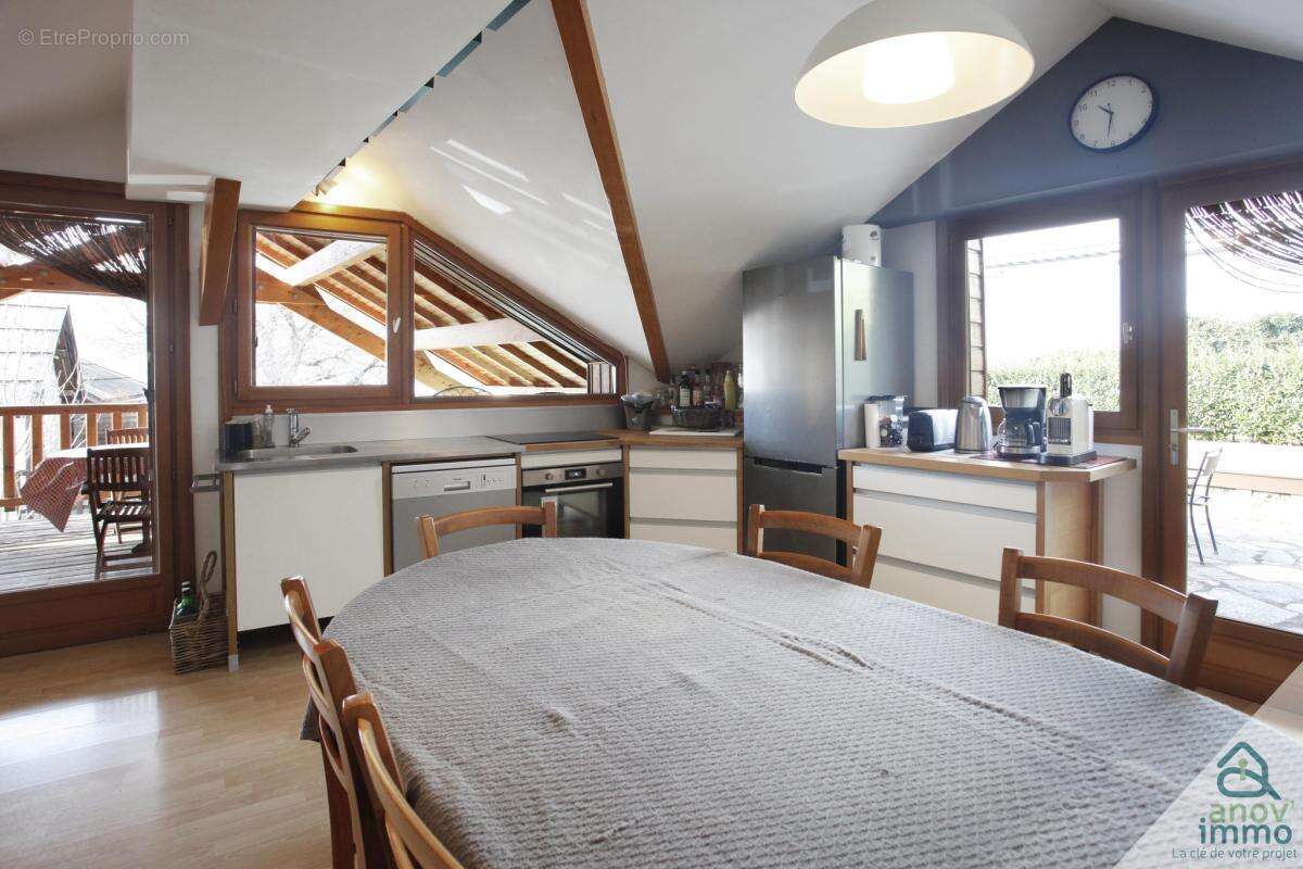 Maison à LE SAUZE-DU-LAC