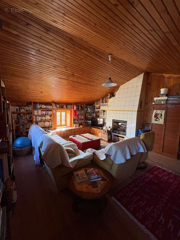 Maison à SAINT-ETIENNE-SUR-USSON