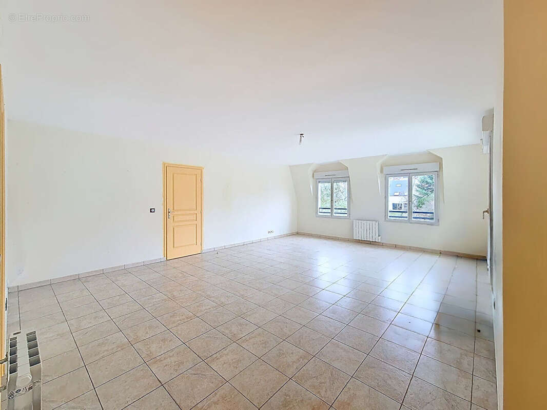 Appartement à L&#039;HAY-LES-ROSES